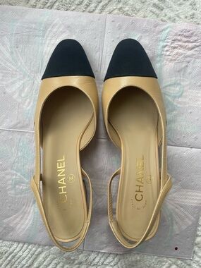 [SOLD!] CHANEL Beige Leather Slingback Flats with Black Cap Toe 37.5EU